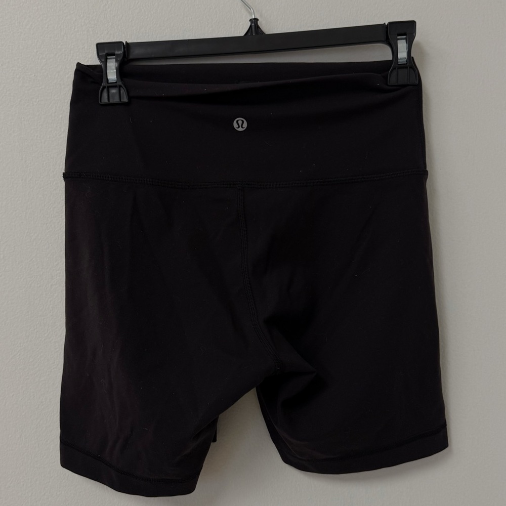 Lululemon Wunder Train High-Rise Short 6"
Black